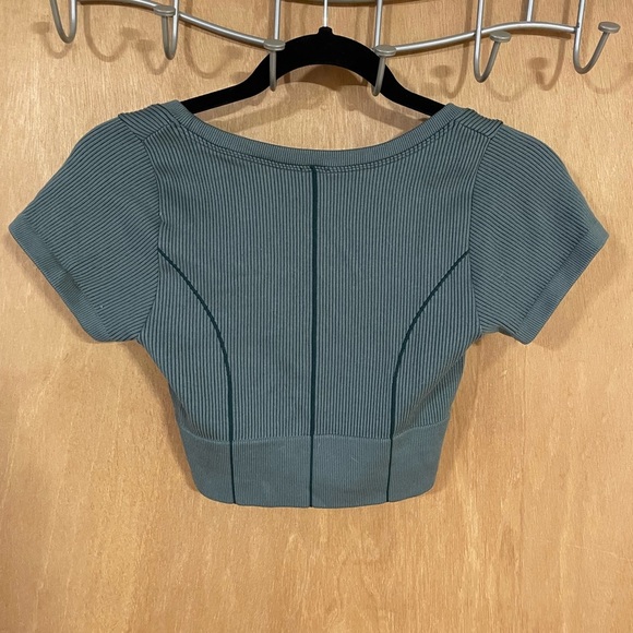 #158- AERIE- Offline Seamless Corset T
Shirt- green size small - Picture 2 of 3